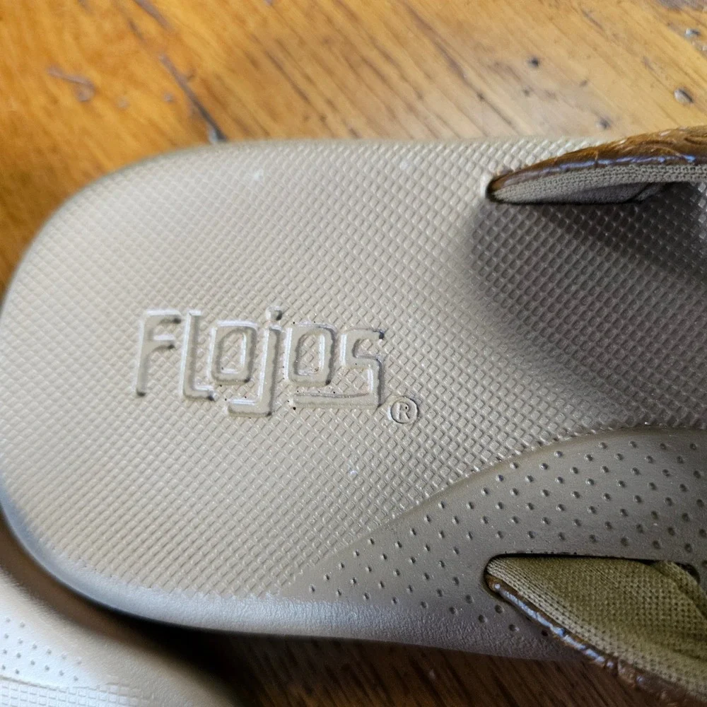 Flojos Rosita Women's Flip Flop Sandals Brown‎ Embossed Floral Thong Size 9